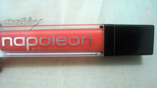 Difference between Lip Gloss and Lip Balm
